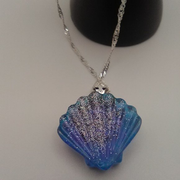Blue Sparkle Seashell Necklace - Picture 2 of 3